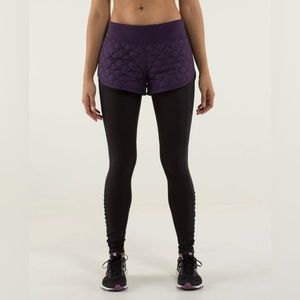 Lululemon Hot Cheeks Short Size 8